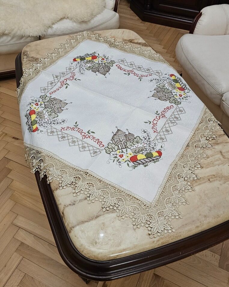 Пасхальна серветка 90х90см вишивка із кружевом - вид 1
