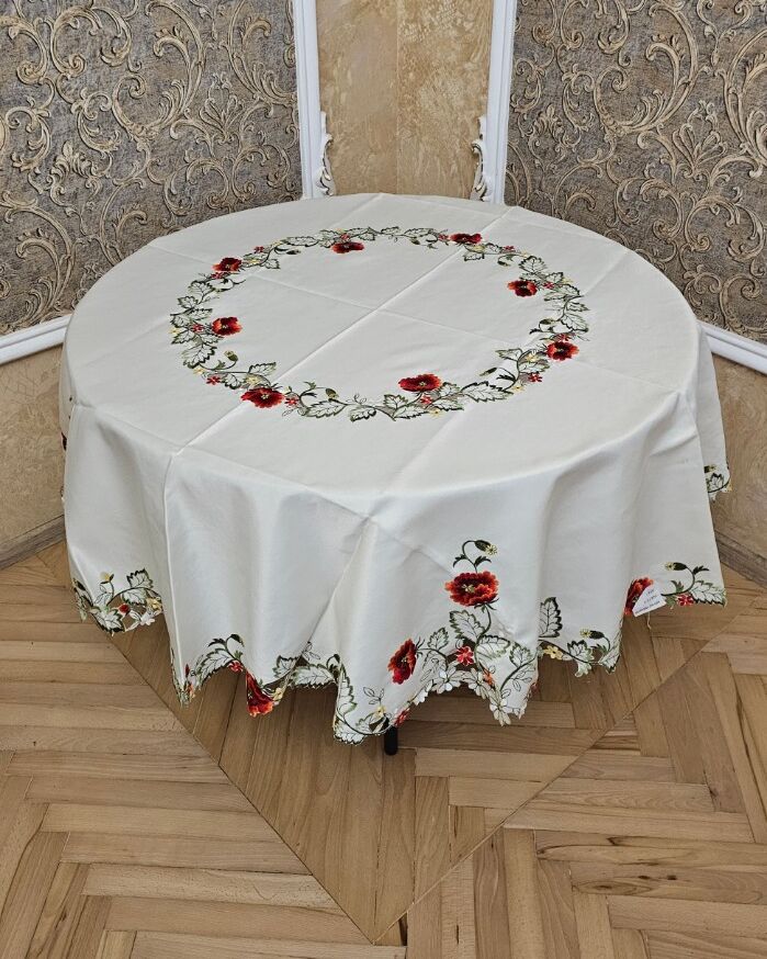 Кругла скатертина 