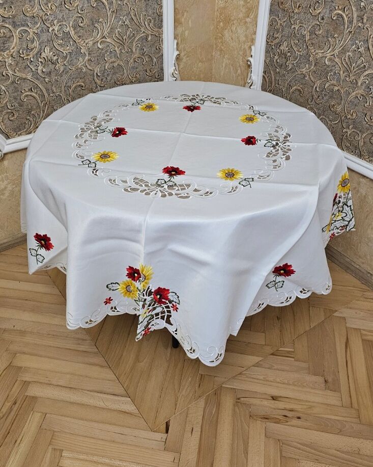 Кругла скатертина 