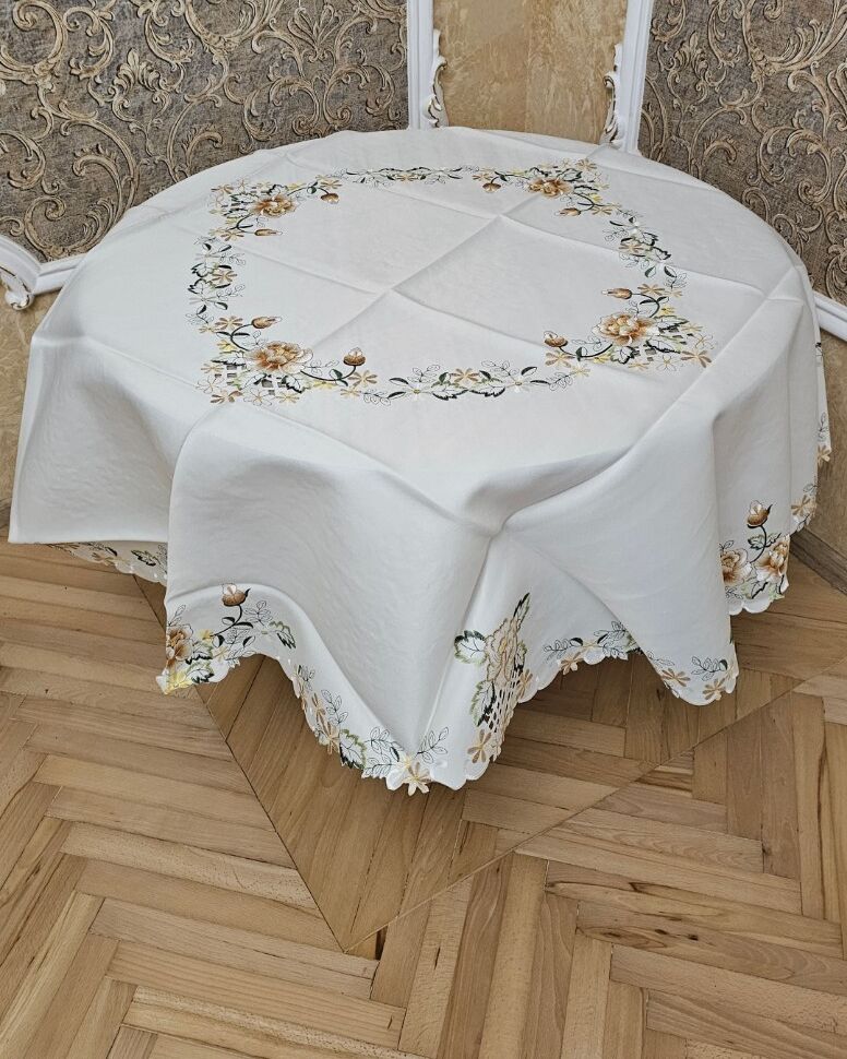 Кругла скатертина 